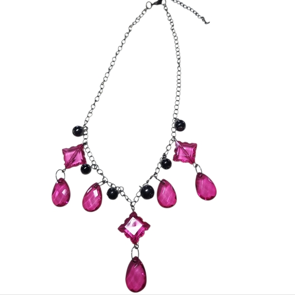 hot pink & black Teardrop statement necklace - Picture 5 of 11